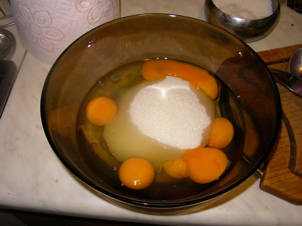 Яйца + сахар